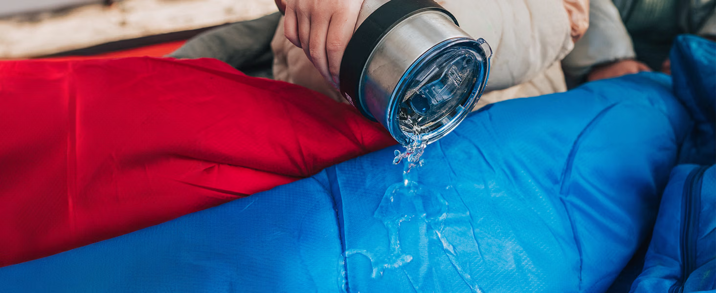 MalloMe sleeping bag fully unzipped as a blanket
